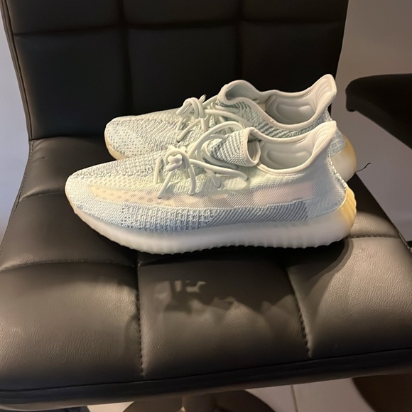 Mens Yeezy boost 350 V2 light blue - Picture 3 of 4